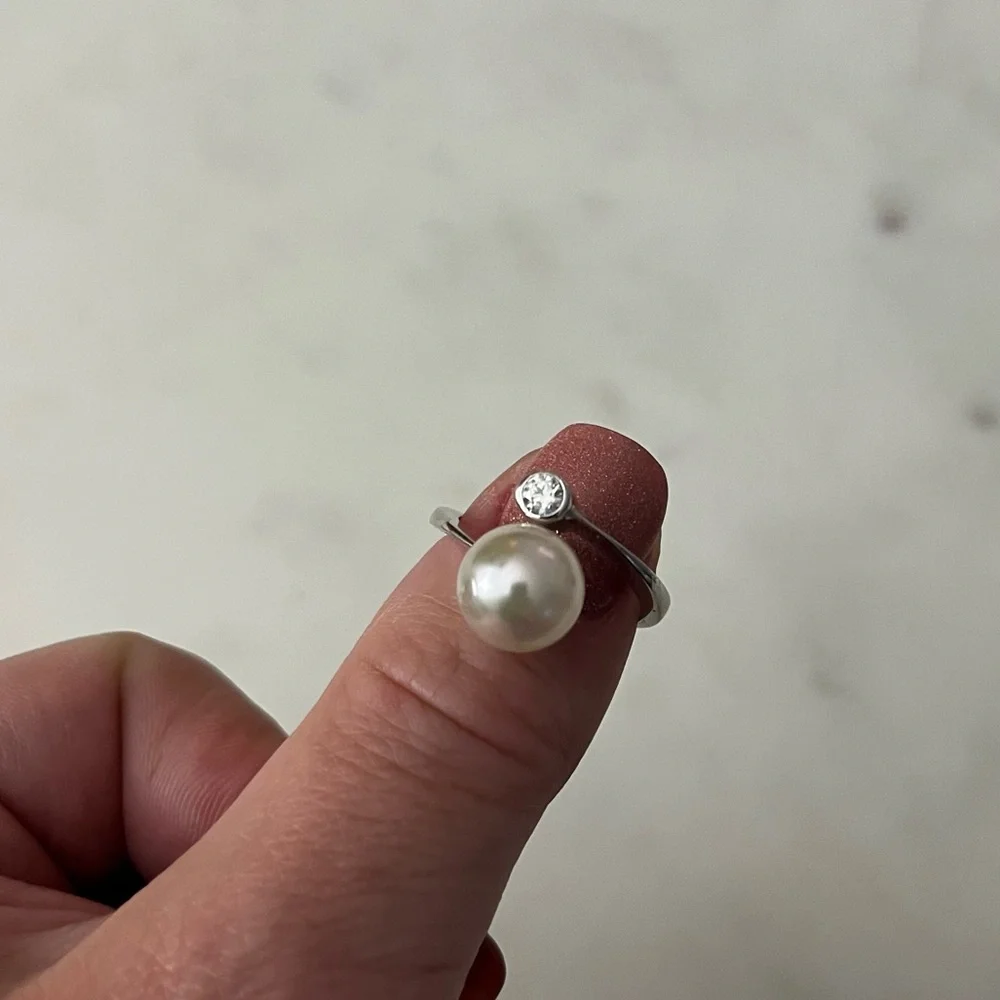 Sterling silver 925 pearl and cubic zirconia ring